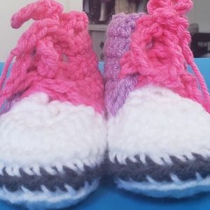 Retro crochet color block pink and purple tennis shoes slippers sz.18-24 months.